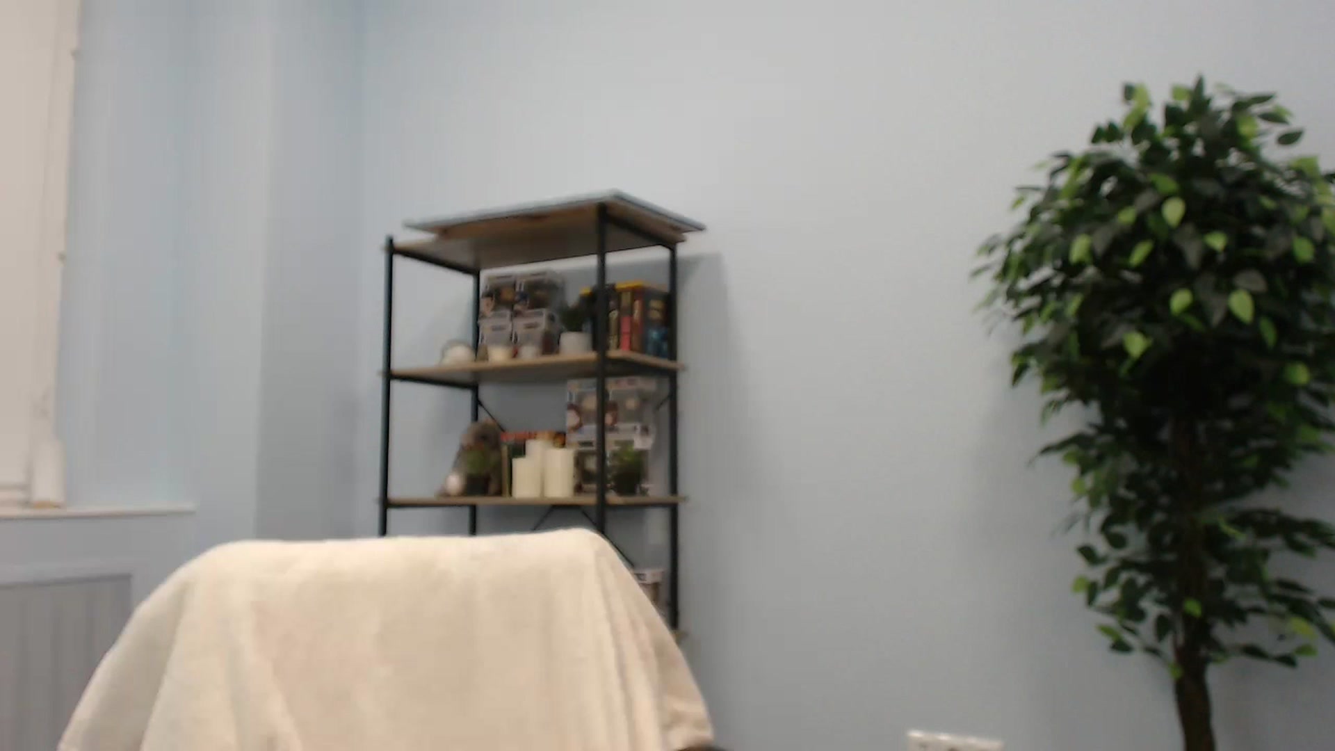 Gallery image thumbnail from Lea_Lexis's myfreecams stream on, 11/25/2022, 17:44 image 15 of 20