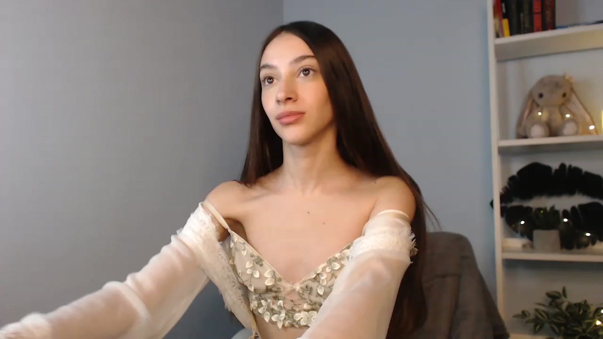 Gallery image thumbnail from Lea_Lexis's myfreecams stream on, 12/04/2022, 14:08 image 13 of 20
