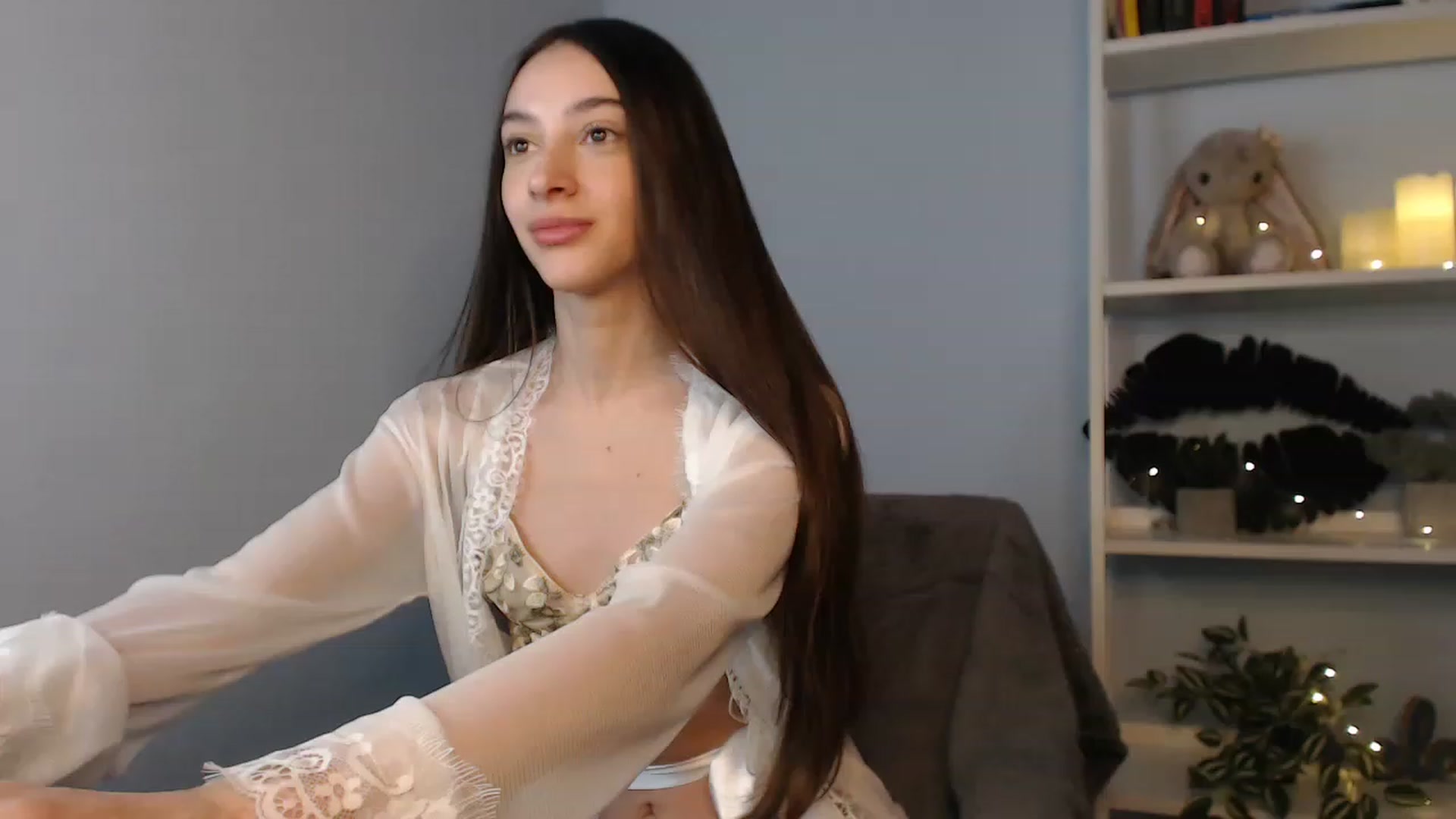 Gallery image thumbnail from Lea_Lexis's myfreecams stream on, 12/04/2022, 14:08 image 9 of 20