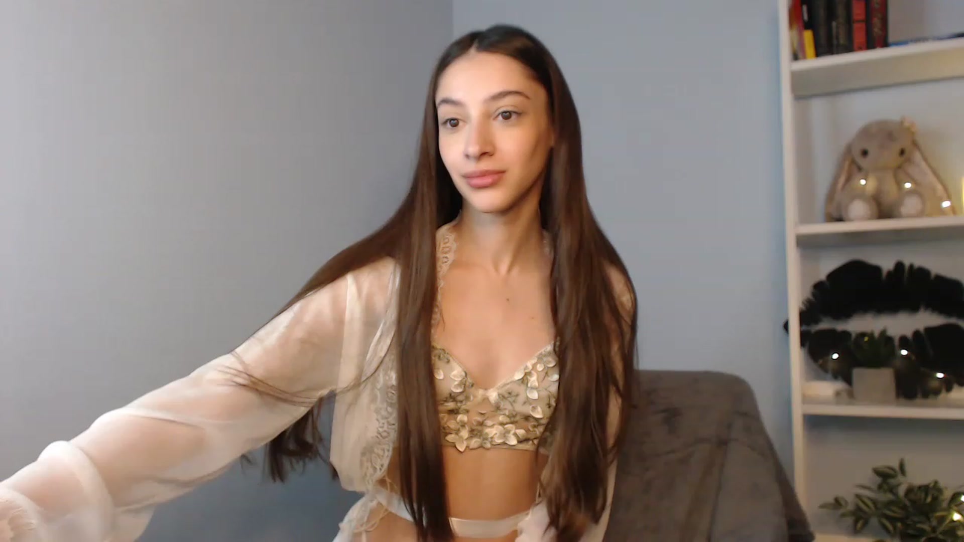 Gallery image thumbnail from Lea_Lexis's myfreecams stream on, 12/04/2022, 14:08 image 11 of 20