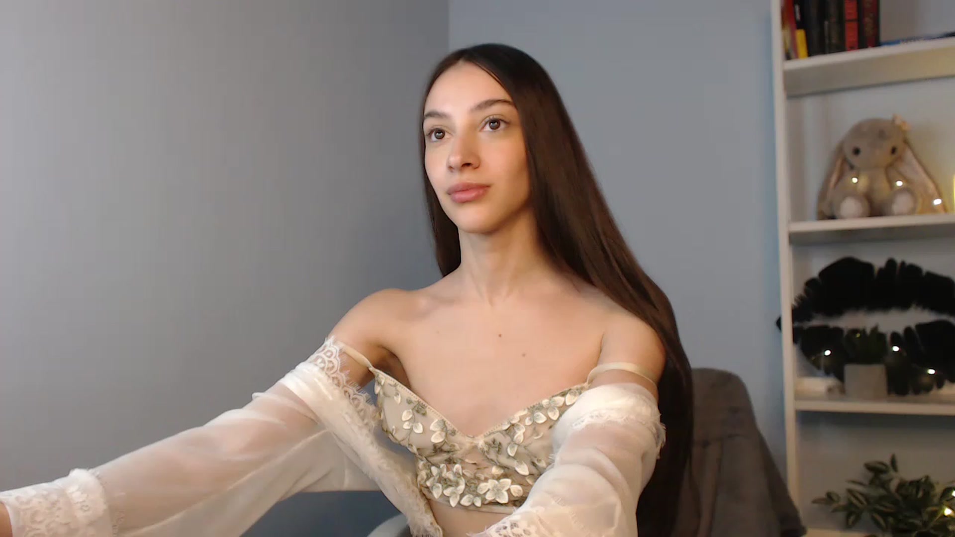 Gallery image thumbnail from Lea_Lexis's myfreecams stream on, 12/04/2022, 14:08 image 17 of 20