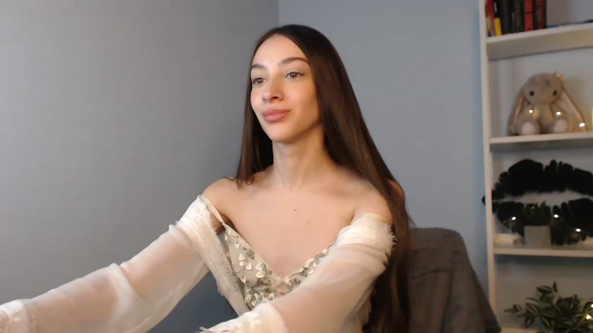 Gallery image thumbnail from Lea_Lexis's myfreecams stream on, 12/04/2022, 14:08 image 14 of 20