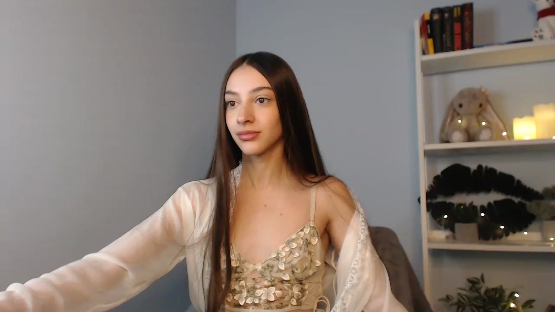 Gallery image thumbnail from Lea_Lexis's myfreecams stream on, 12/04/2022, 14:08 image 6 of 20