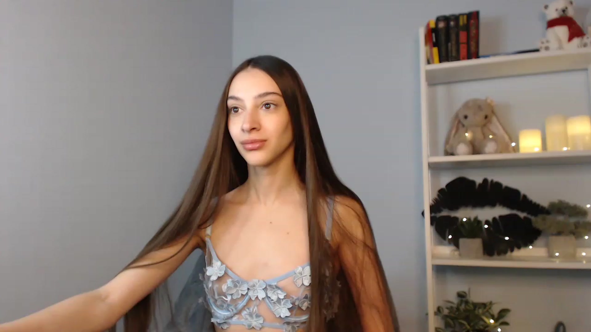 Gallery image thumbnail from Lea_Lexis's myfreecams stream on, 12/05/2022, 13:35 image 3 of 20