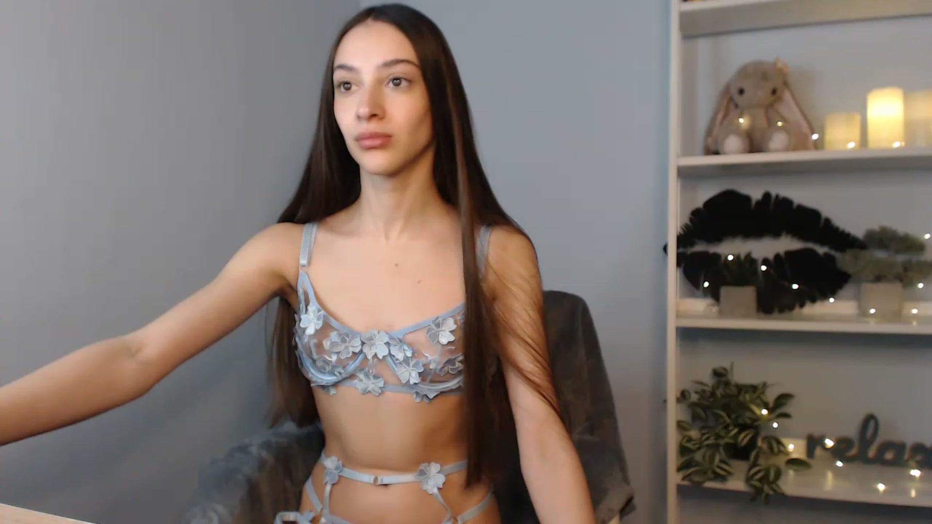 Gallery image thumbnail from Lea_Lexis's myfreecams stream on, 12/05/2022, 13:35 image 10 of 20