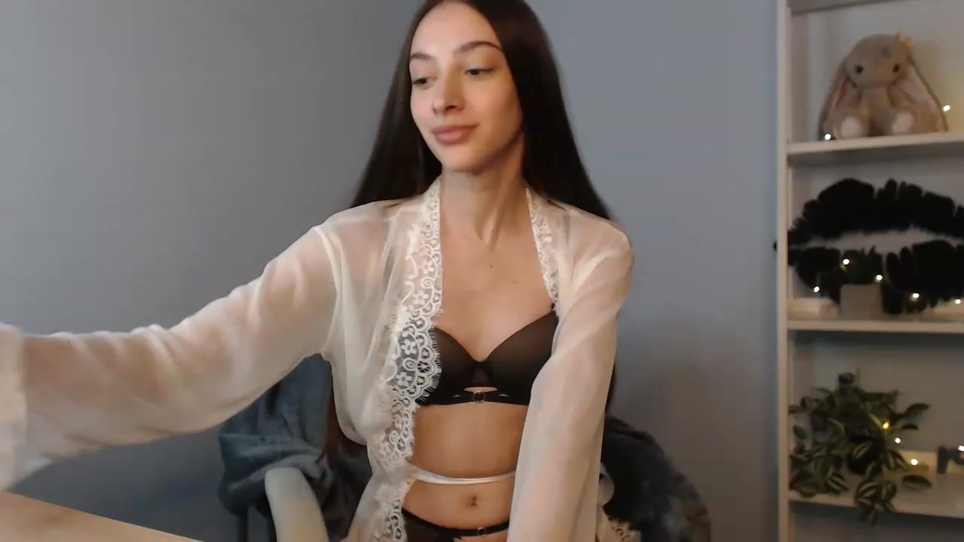 Gallery image thumbnail from Lea_Lexis's myfreecams stream on, 12/06/2022, 14:01 image 13 of 20