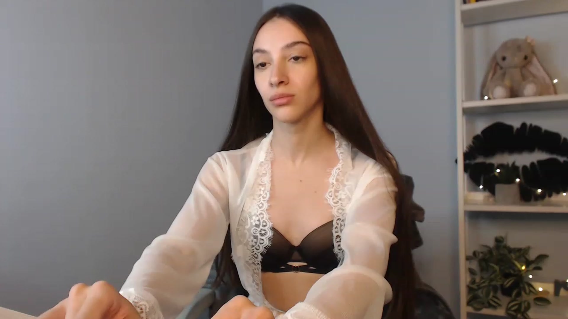 Gallery image thumbnail from Lea_Lexis's myfreecams stream on, 12/06/2022, 14:01 image 5 of 20