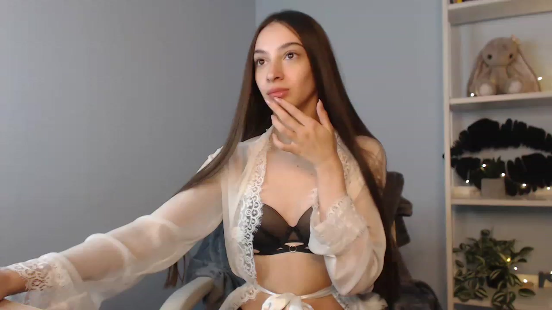 Gallery image thumbnail from Lea_Lexis's myfreecams stream on, 12/06/2022, 14:01 image 6 of 20
