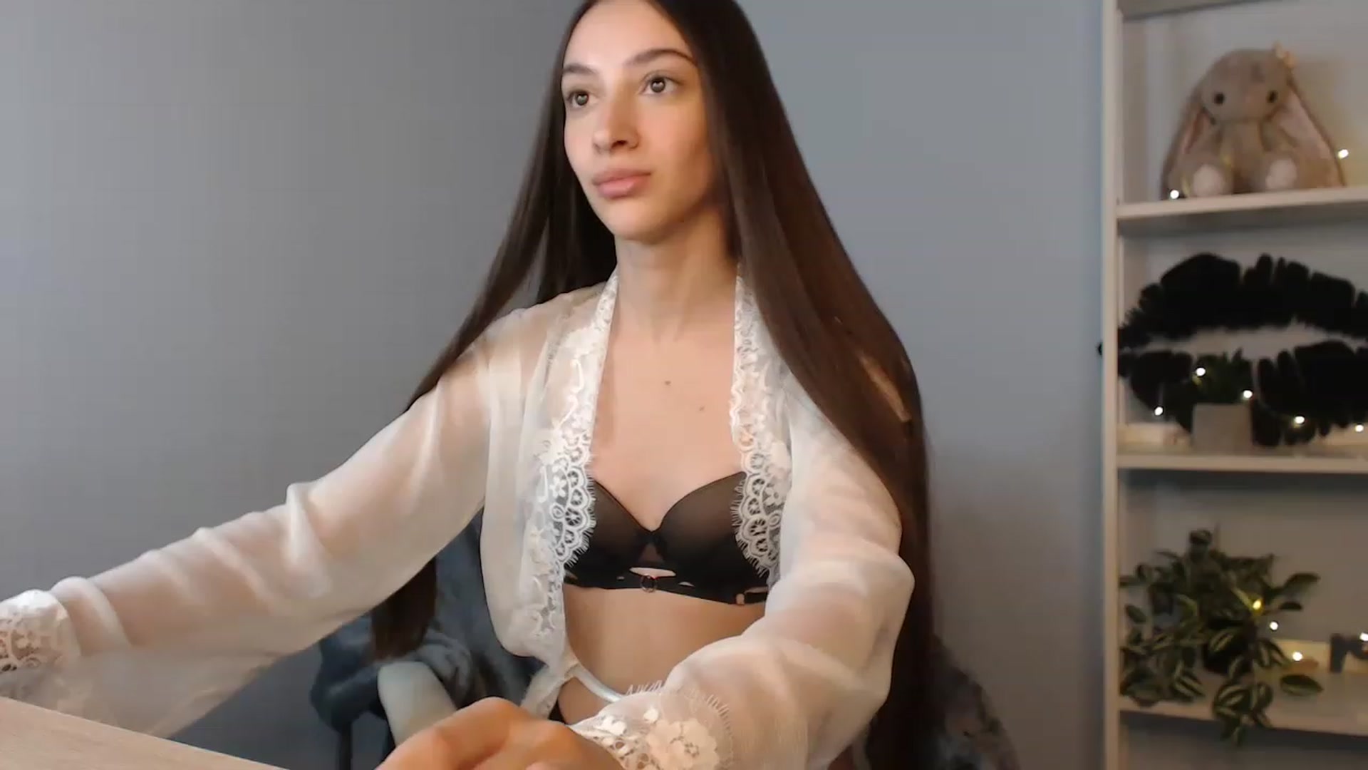 Gallery image thumbnail from Lea_Lexis's myfreecams stream on, 12/06/2022, 14:01 image 18 of 20