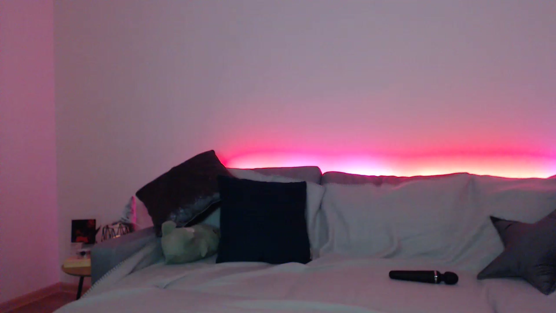 Gallery image thumbnail from Lea_Lexis's myfreecams stream on, 02/10/2023, 15:00 image 16 of 20