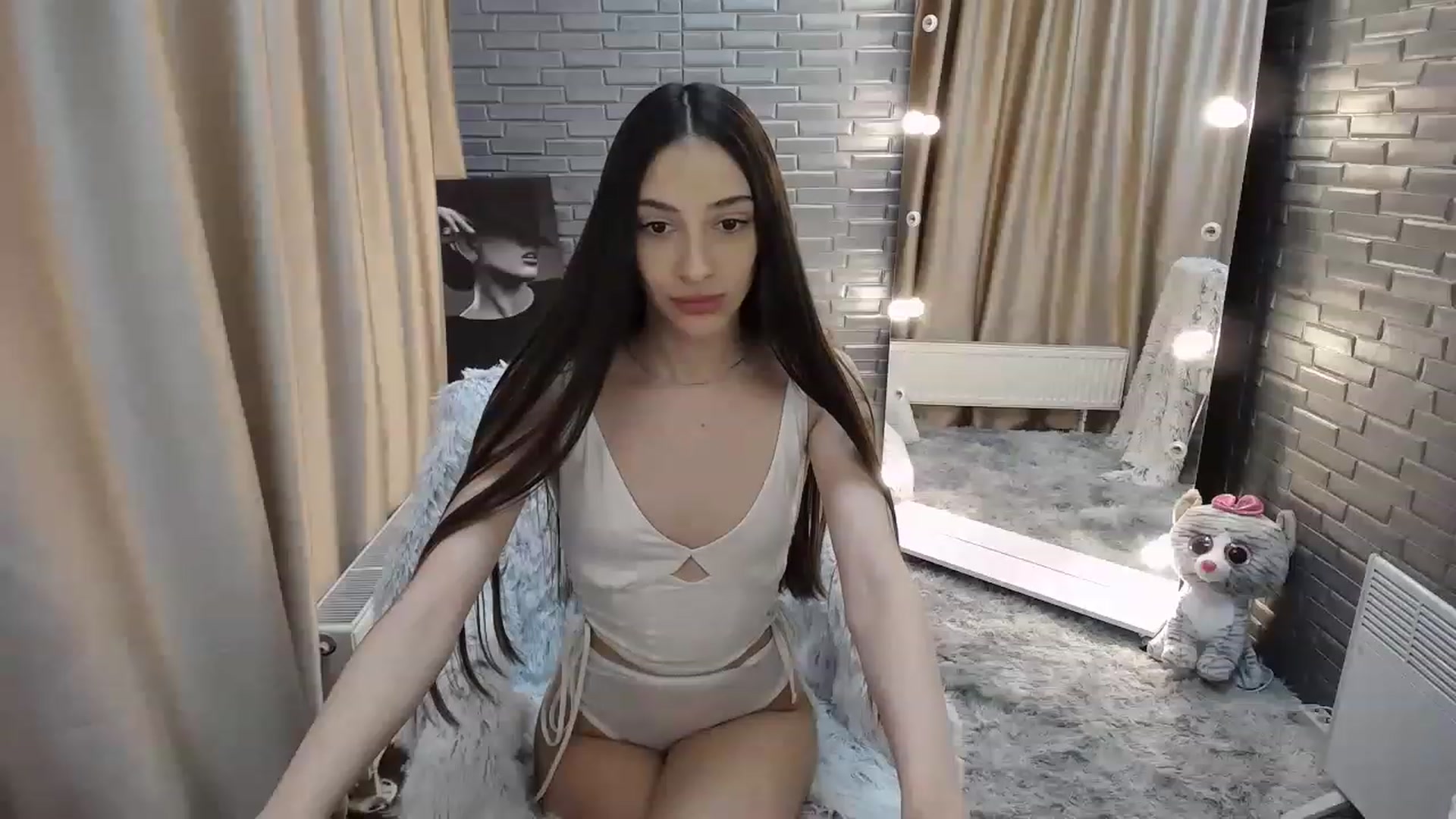 Gallery image thumbnail from Lea_Lexis's myfreecams stream on, 02/14/2023, 14:47 image 18 of 20