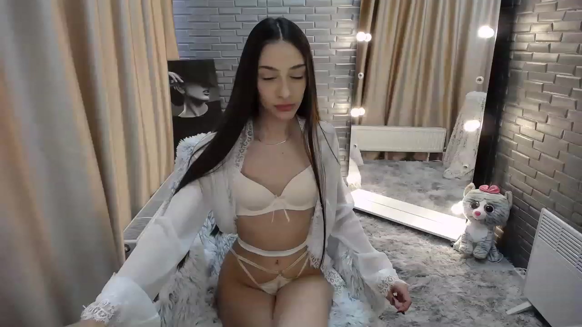 Gallery image thumbnail from Lea_Lexis's myfreecams stream on, 02/15/2023, 12:26 image 17 of 20