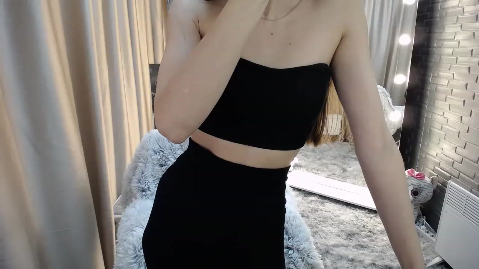 Gallery image thumbnail from Lea_Lexis's myfreecams stream on, 02/17/2023, 14:48 image 13 of 20
