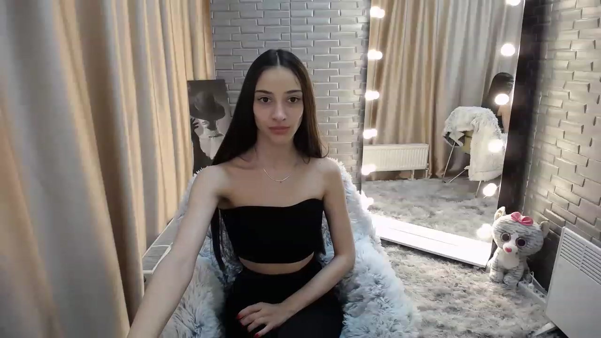 Gallery image thumbnail from Lea_Lexis's myfreecams stream on, 02/17/2023, 14:48 image 19 of 20