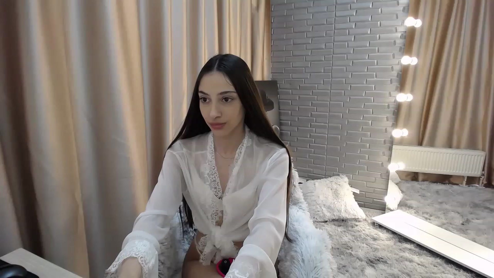 Gallery image thumbnail from Lea_Lexis's myfreecams stream on, 02/18/2023, 11:22 image 2 of 20