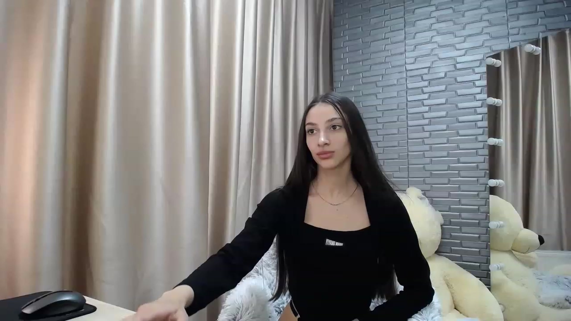 Gallery image thumbnail from Lea_Lexis's myfreecams stream on, 02/28/2023, 12:20 image 20 of 20