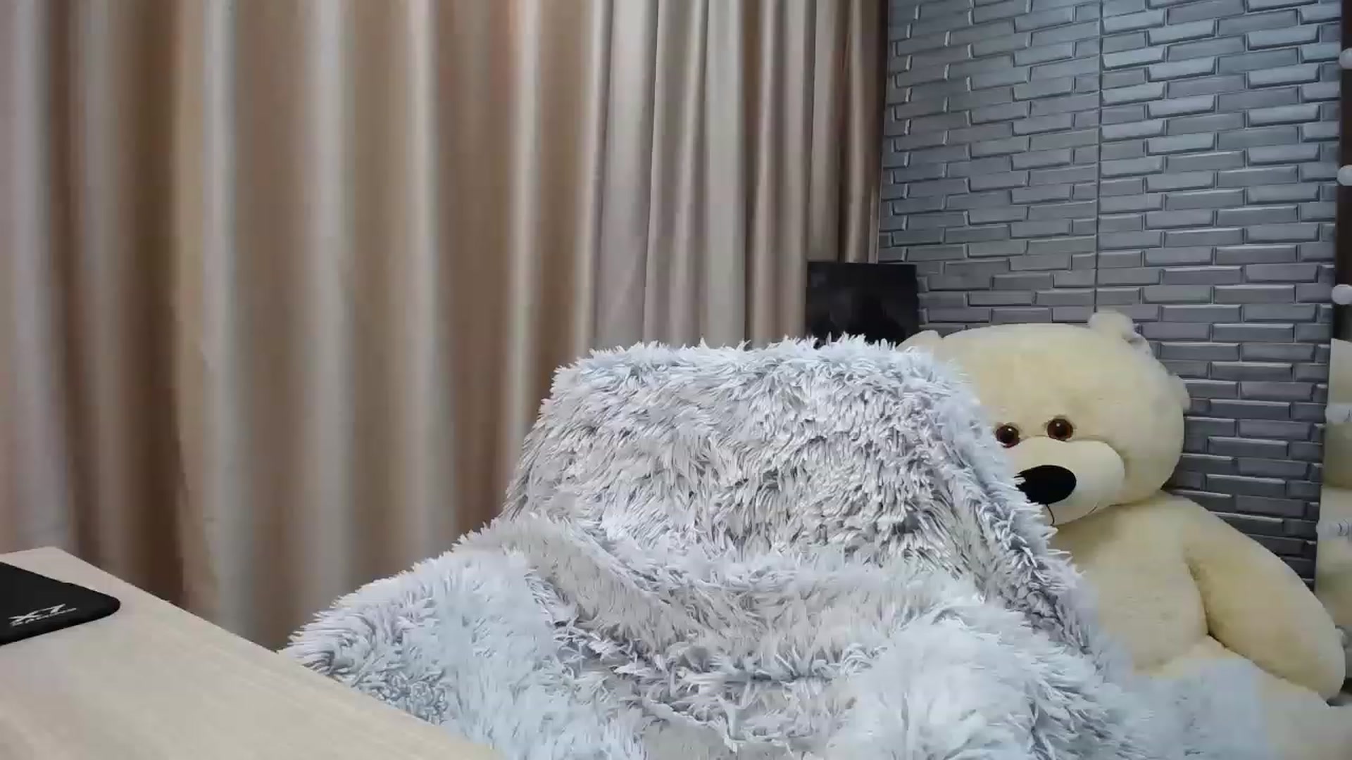 Gallery image thumbnail from Lea_Lexis's myfreecams stream on, 03/05/2023, 12:34 image 19 of 20