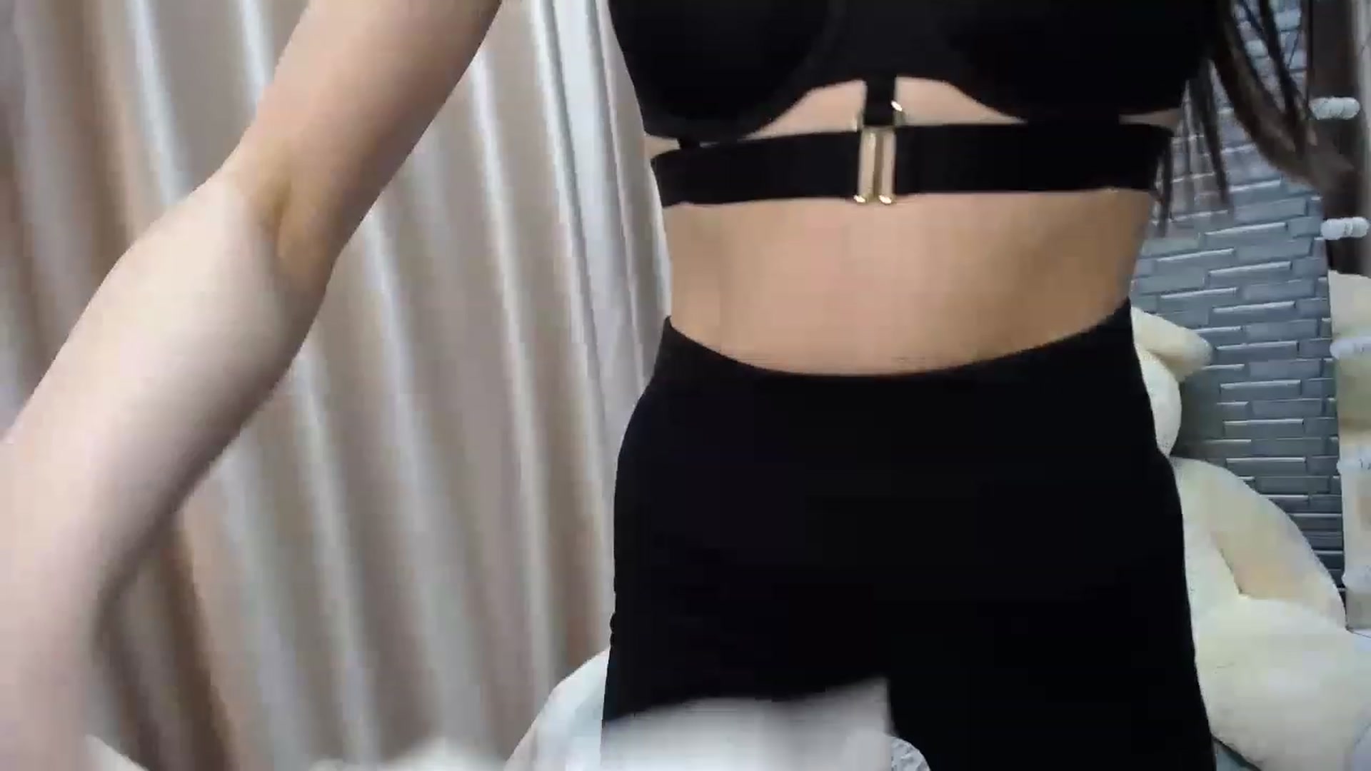 Gallery image thumbnail from Lea_Lexis's myfreecams stream on, 03/26/2023, 08:18 image 19 of 20