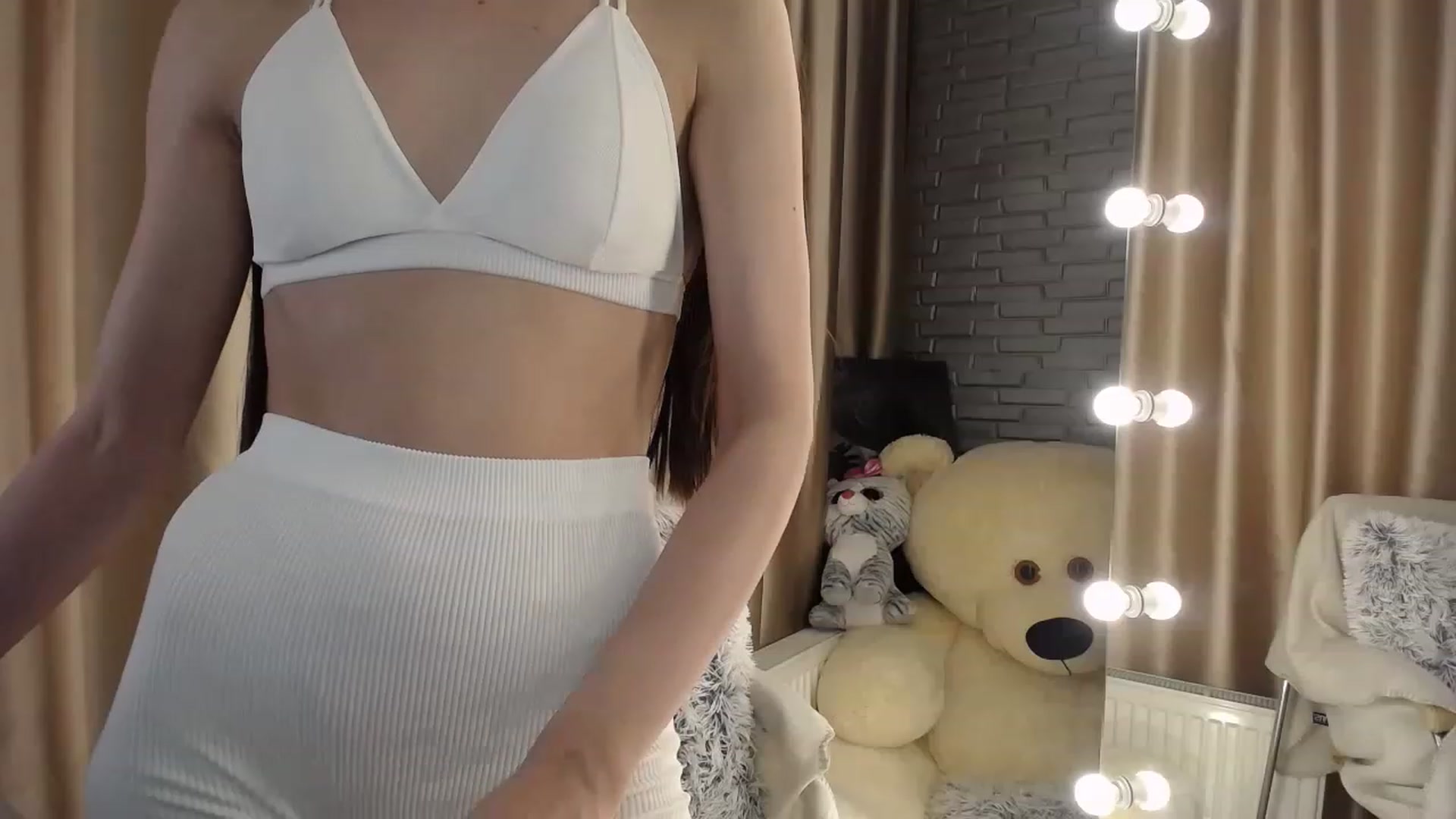 Gallery image thumbnail from Lea_Lexis's myfreecams stream on, 05/24/2023, 12:49 image 15 of 20