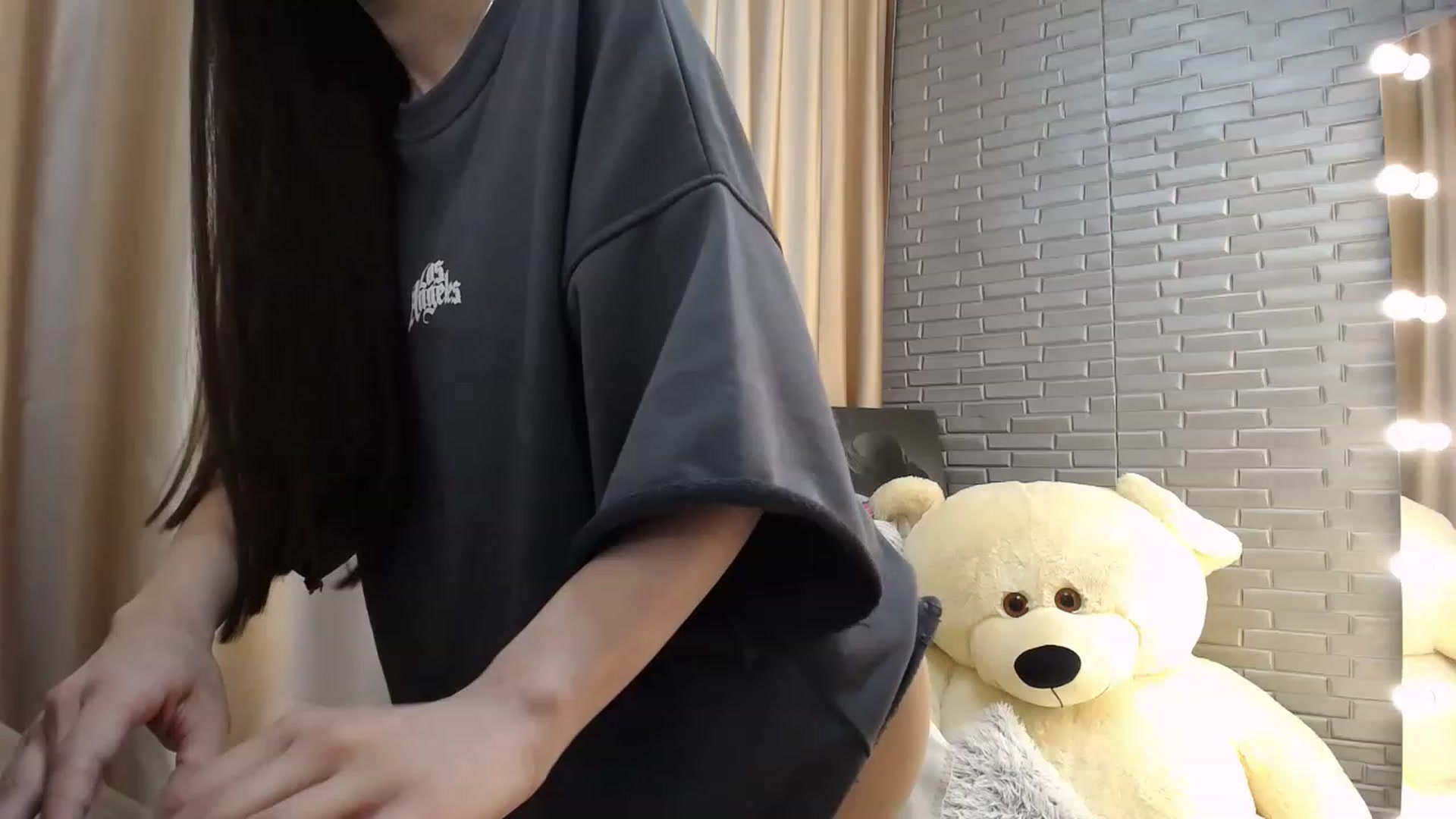 Gallery image thumbnail from Lea_Lexis's myfreecams stream on, 06/05/2023, 10:58 image 1 of 20