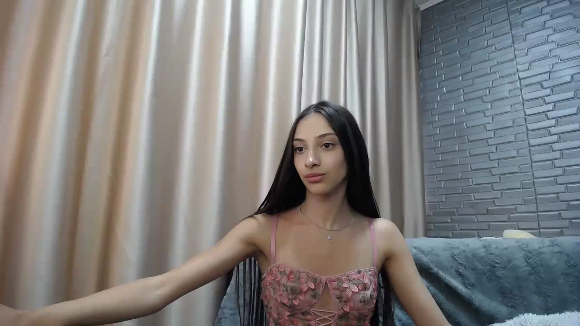 Gallery image thumbnail from Lea_Lexis's myfreecams stream on, 07/23/2023, 13:17 image 19 of 20