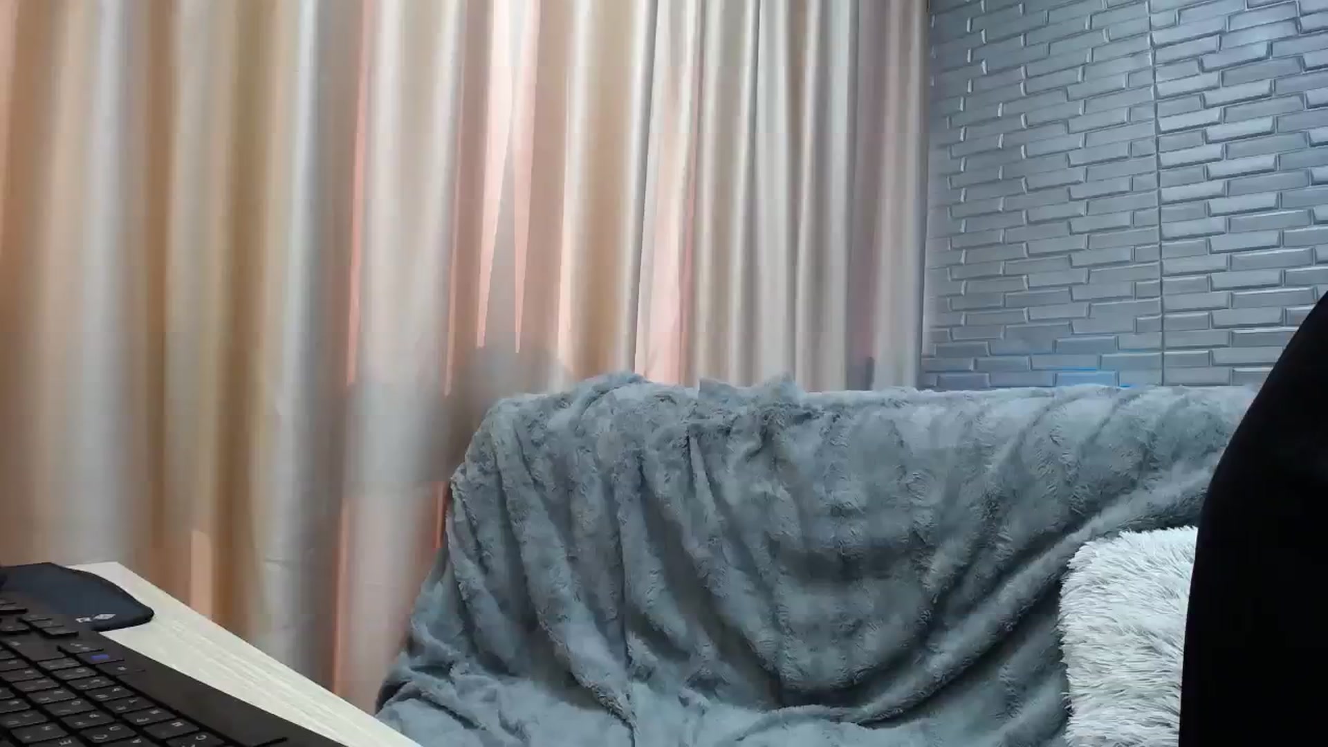 Gallery image thumbnail from Lea_Lexis's myfreecams stream on, 07/29/2023, 11:16 image 1 of 20