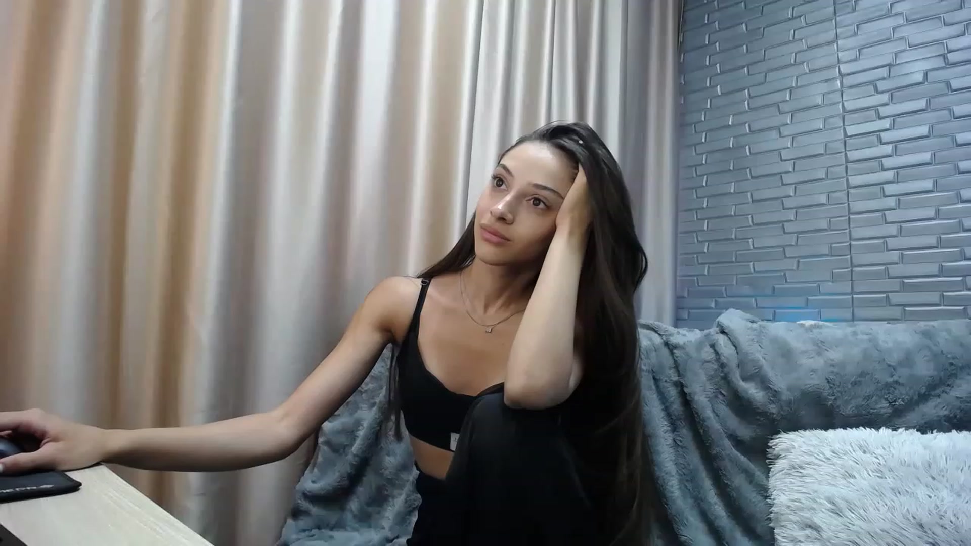 Gallery image thumbnail from Lea_Lexis's myfreecams stream on, 07/29/2023, 12:23 image 9 of 20