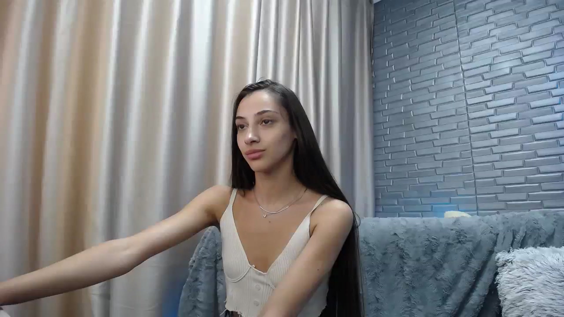 Gallery image thumbnail from Lea_Lexis's myfreecams stream on, 08/07/2023, 13:34 image 6 of 20