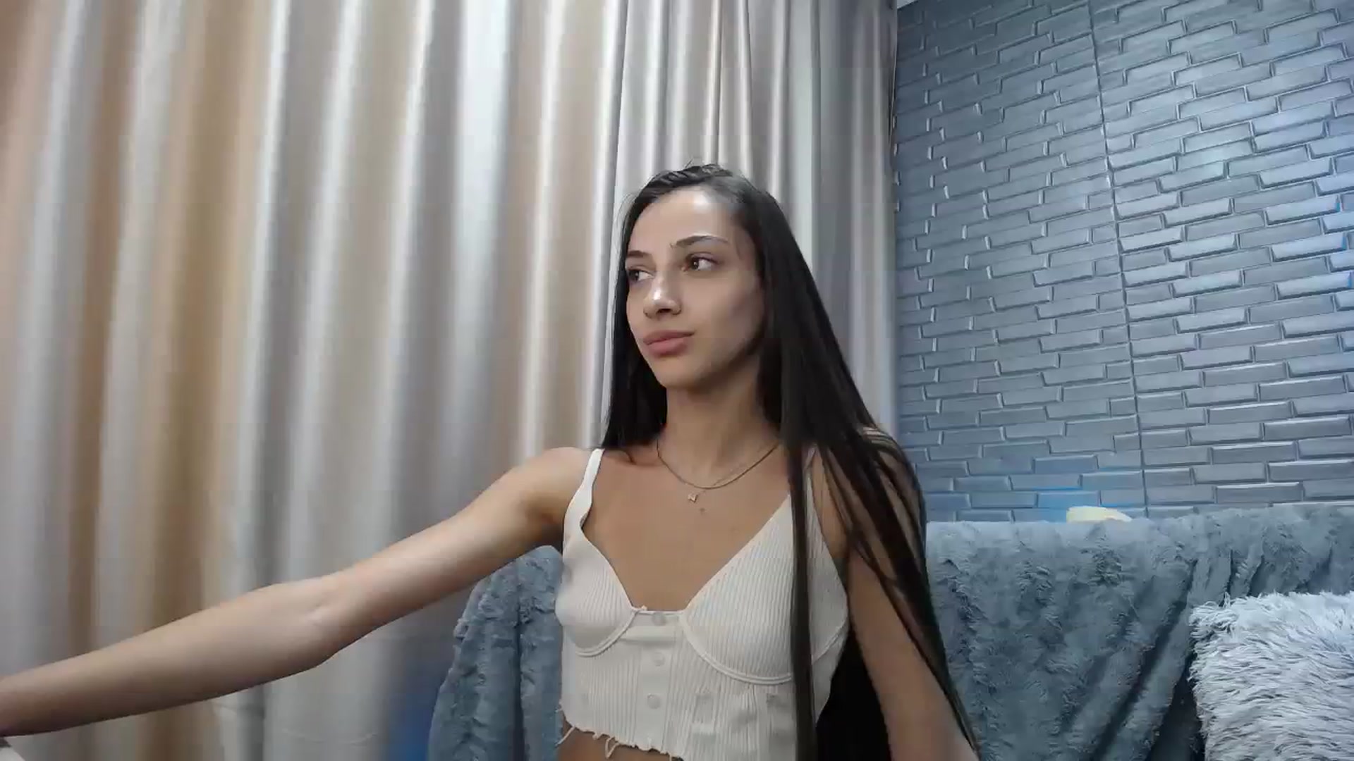 Gallery image thumbnail from Lea_Lexis's myfreecams stream on, 08/07/2023, 13:34 image 7 of 20