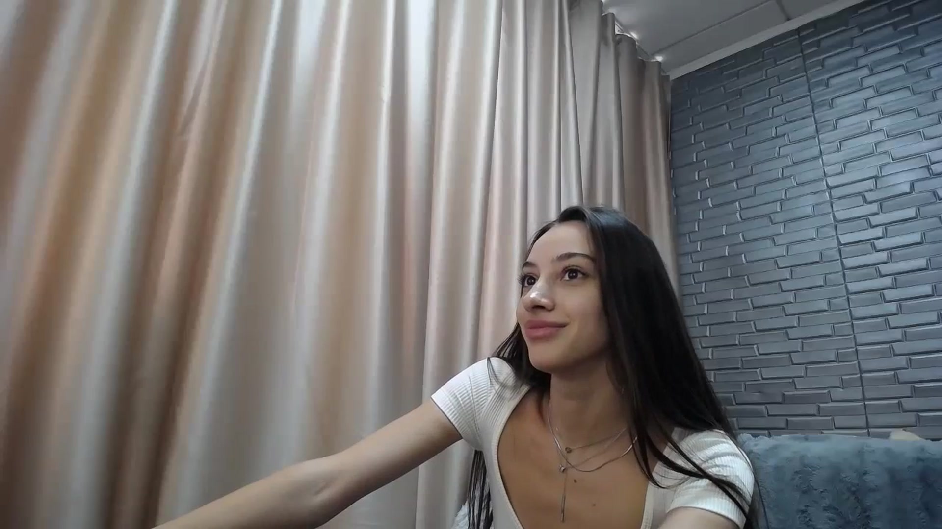 Gallery image thumbnail from Lea_Lexis's myfreecams stream on, 10/13/2023, 10:51 image 15 of 20
