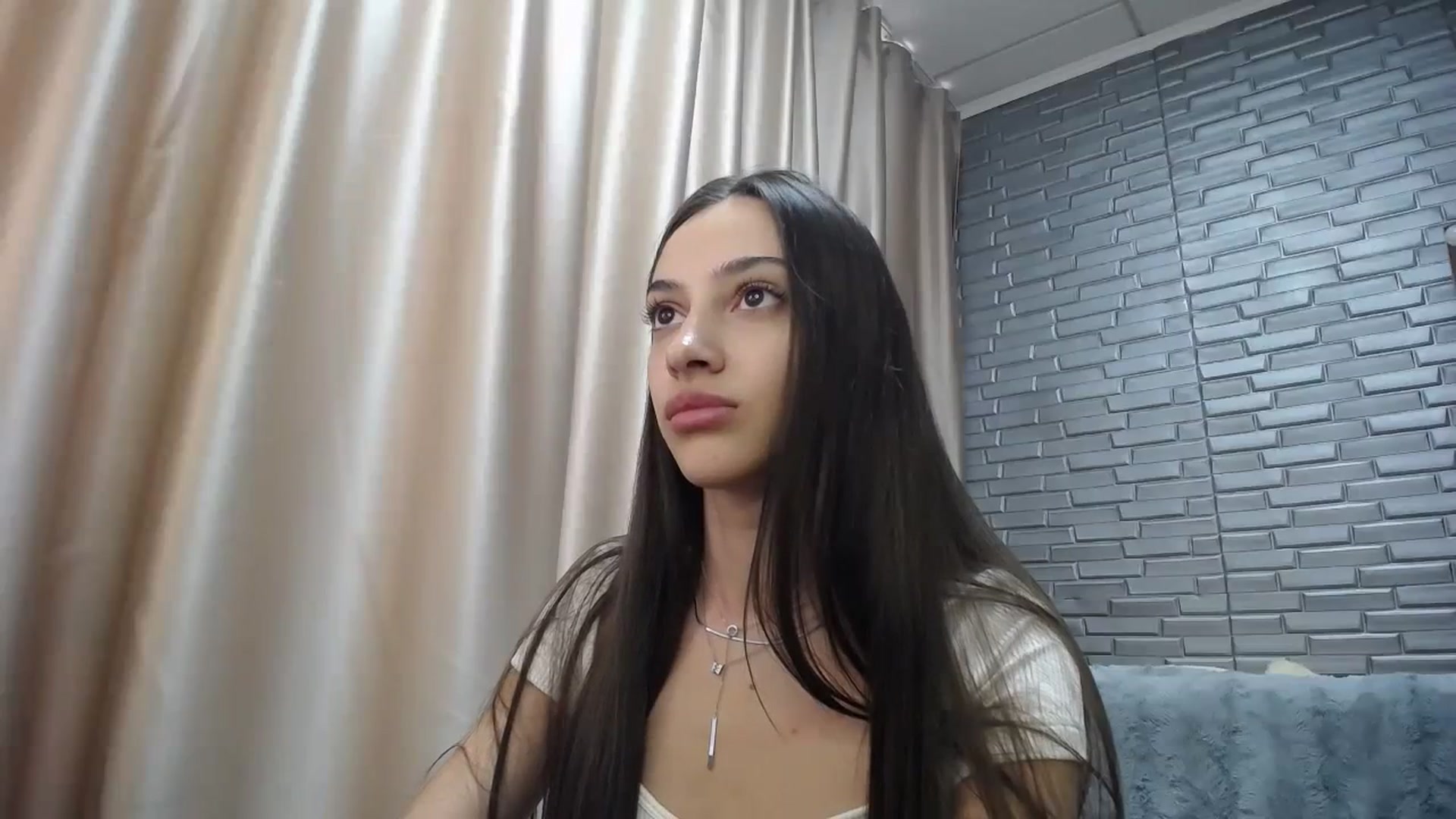 Gallery image thumbnail from Lea_Lexis's myfreecams stream on, 10/13/2023, 11:37 image 7 of 20