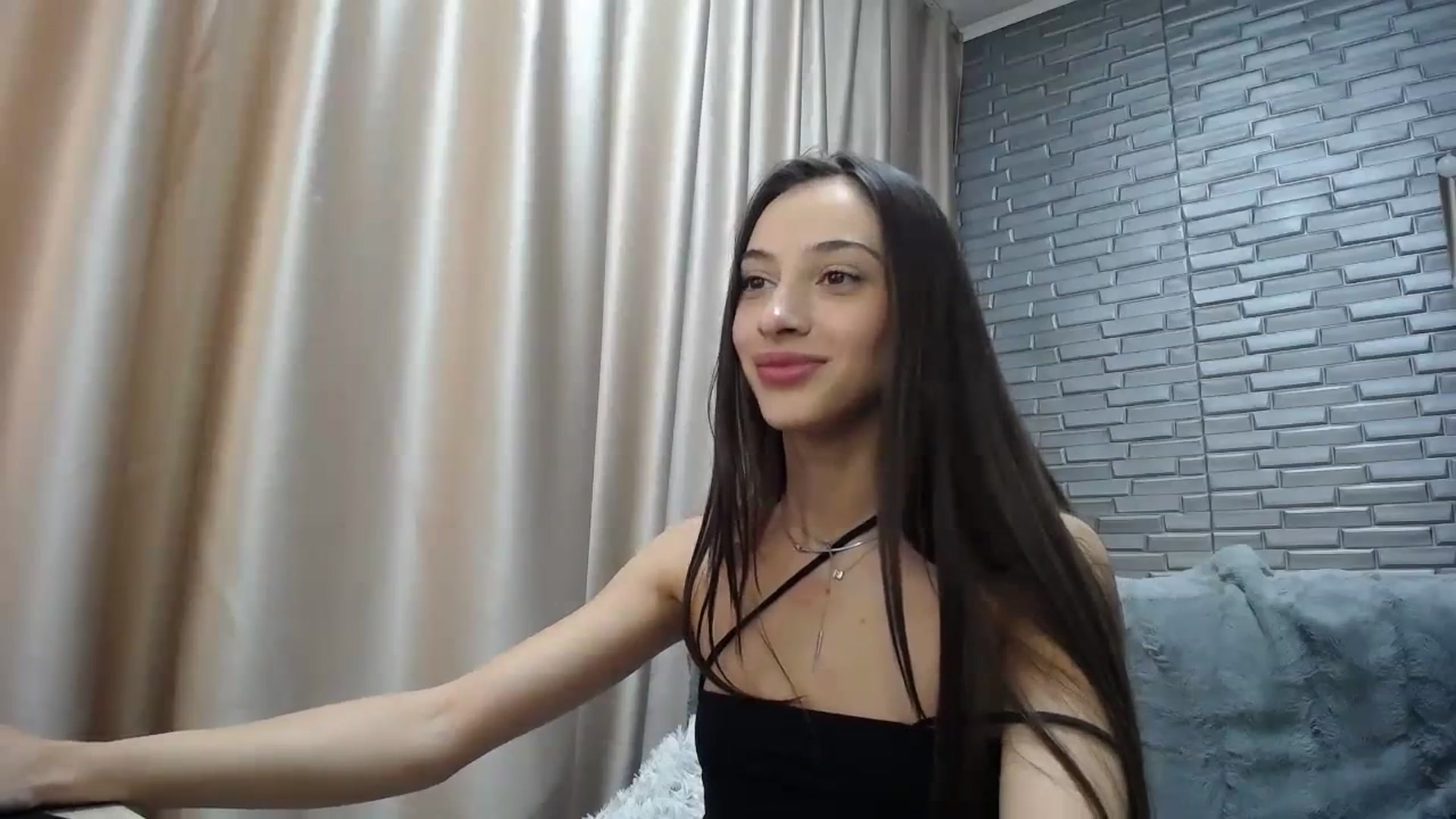 Gallery image thumbnail from Lea_Lexis's myfreecams stream on, 10/24/2023, 13:12 image 6 of 20