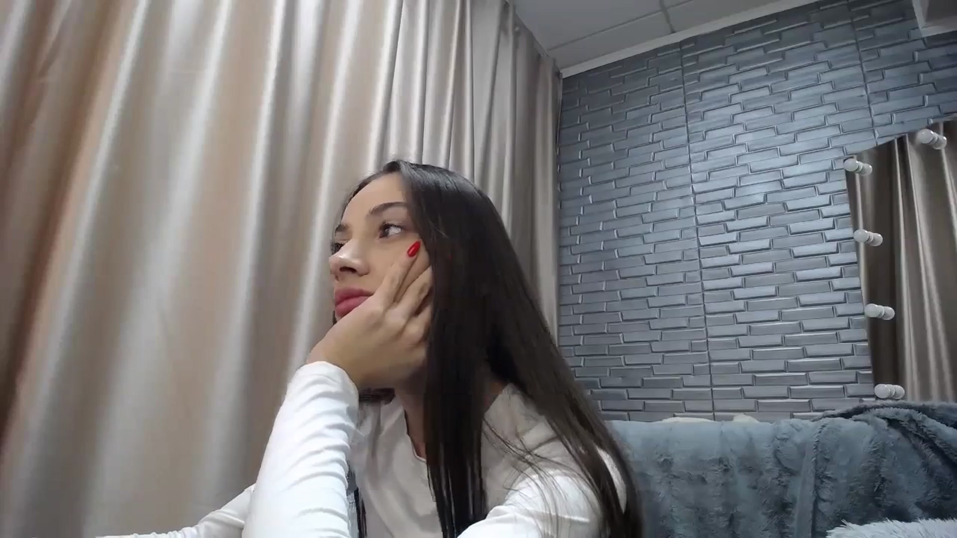 Gallery image thumbnail from Lea_Lexis's myfreecams stream on, 11/06/2023, 14:30 image 17 of 20