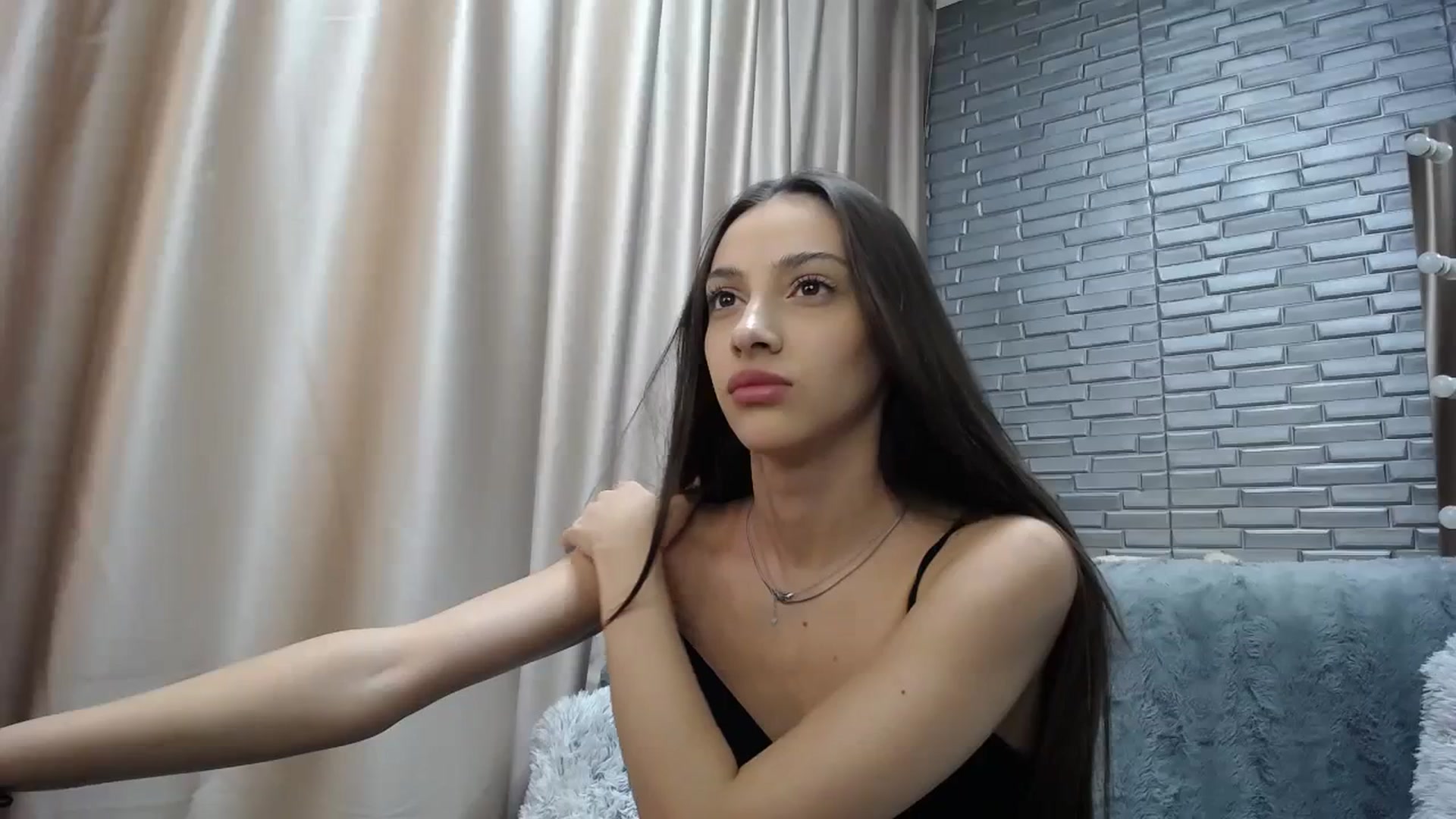 Gallery image thumbnail from Lea_Lexis's myfreecams stream on, 11/13/2023, 12:04 image 10 of 20