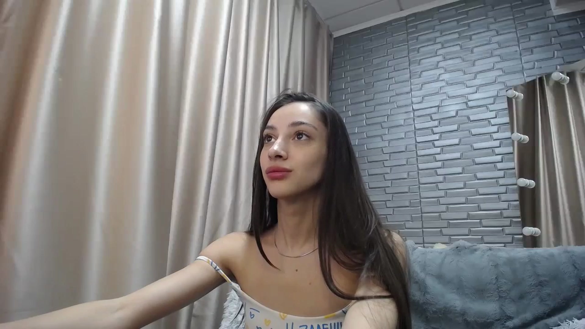 Gallery image thumbnail from Lea_Lexis's myfreecams stream on, 11/24/2023, 12:32 image 12 of 20