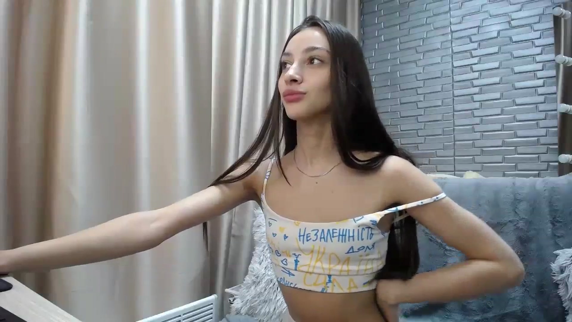 Gallery image thumbnail from Lea_Lexis's myfreecams stream on, 11/24/2023, 13:45 image 6 of 20