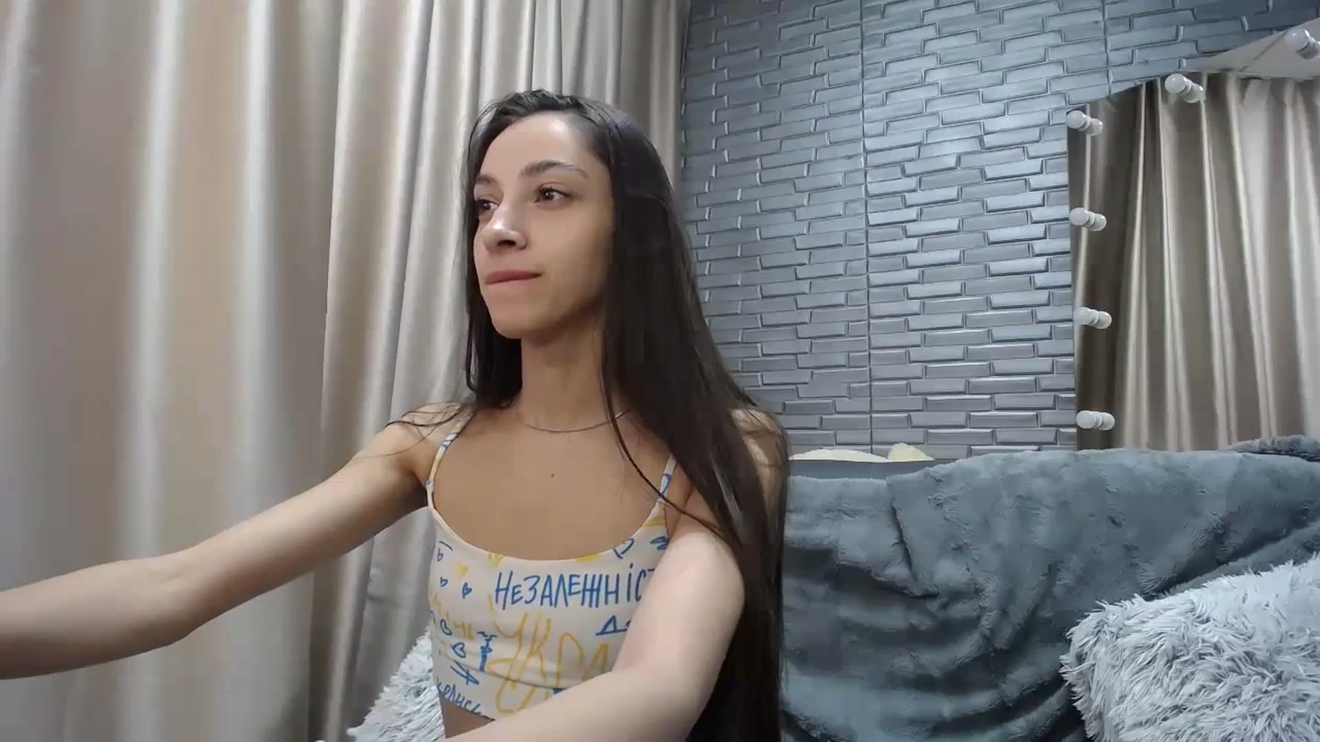 Gallery image thumbnail from Lea_Lexis's myfreecams stream on, 11/24/2023, 14:27 image 8 of 20