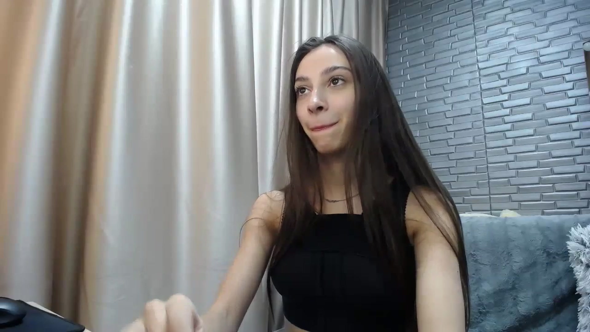 Gallery image thumbnail from Lea_Lexis's myfreecams stream on, 12/10/2023, 11:41 image 5 of 20
