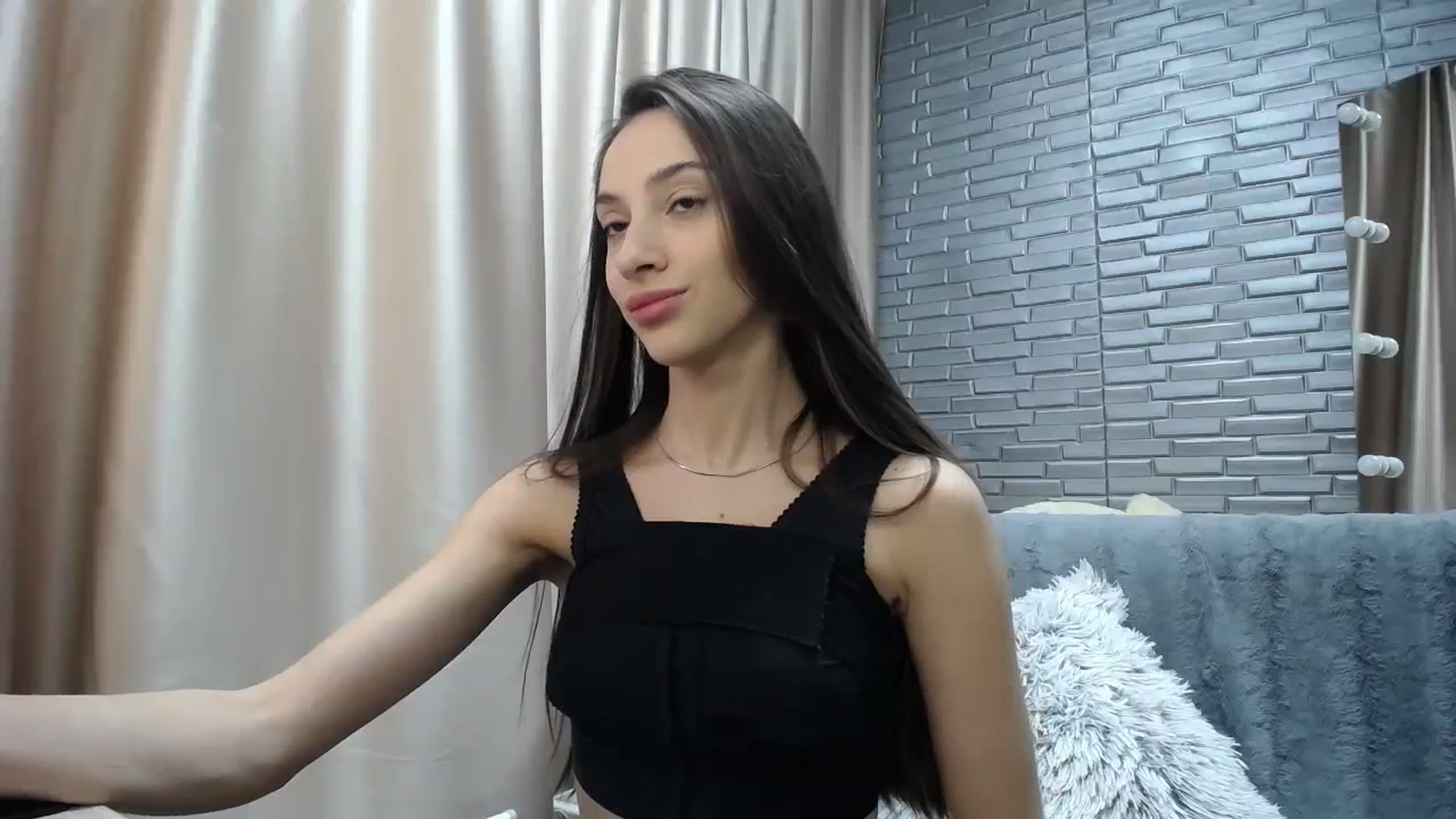 Gallery image thumbnail from Lea_Lexis's myfreecams stream on, 12/11/2023, 10:38 image 10 of 20
