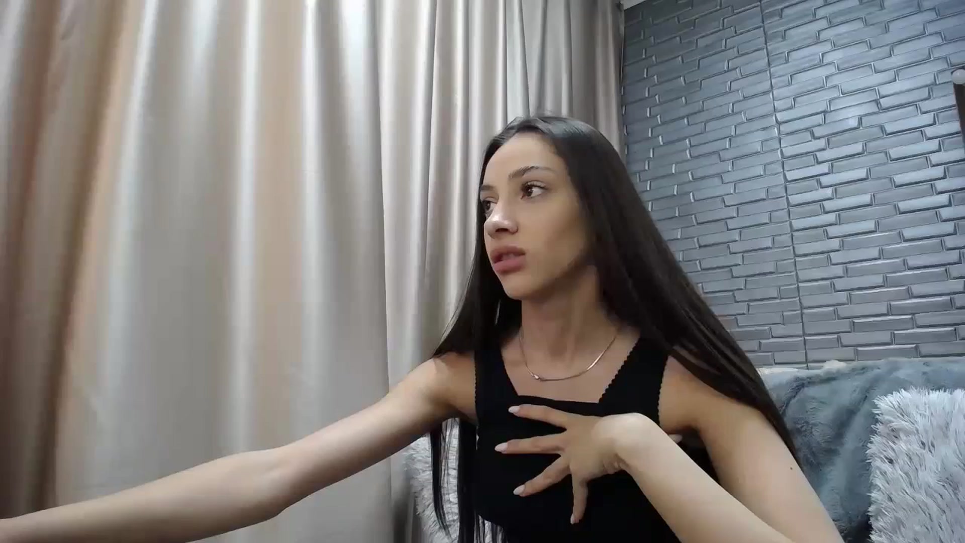 Gallery image thumbnail from Lea_Lexis's myfreecams stream on, 12/13/2023, 14:37 image 1 of 20
