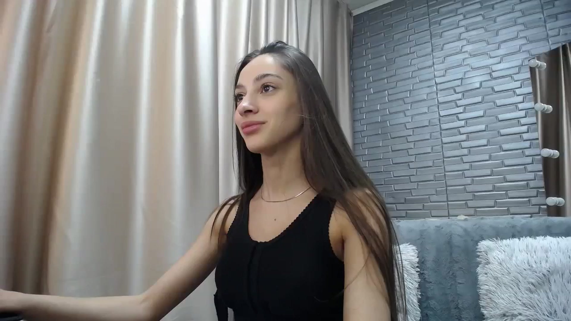Gallery image thumbnail from Lea_Lexis's myfreecams stream on, 12/19/2023, 11:25 image 18 of 20