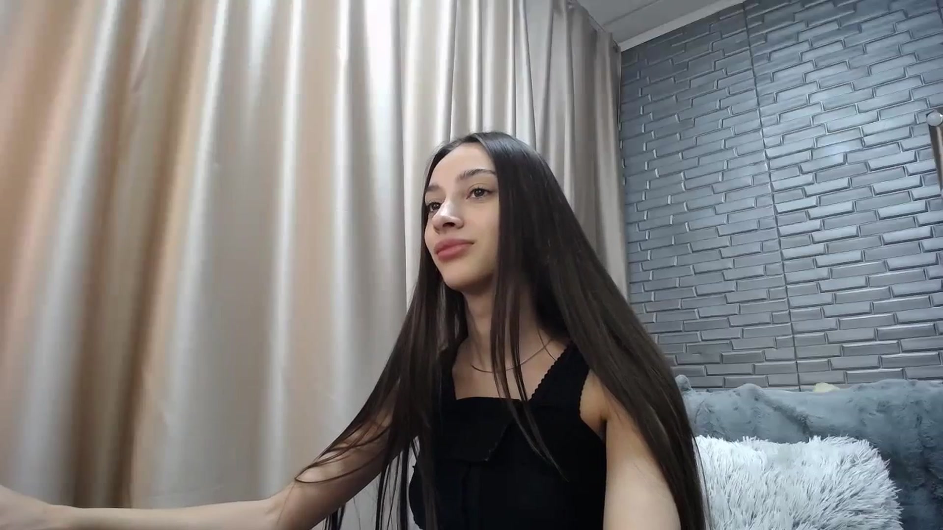 Gallery image thumbnail from Lea_Lexis's myfreecams stream on, 12/19/2023, 13:12 image 14 of 20