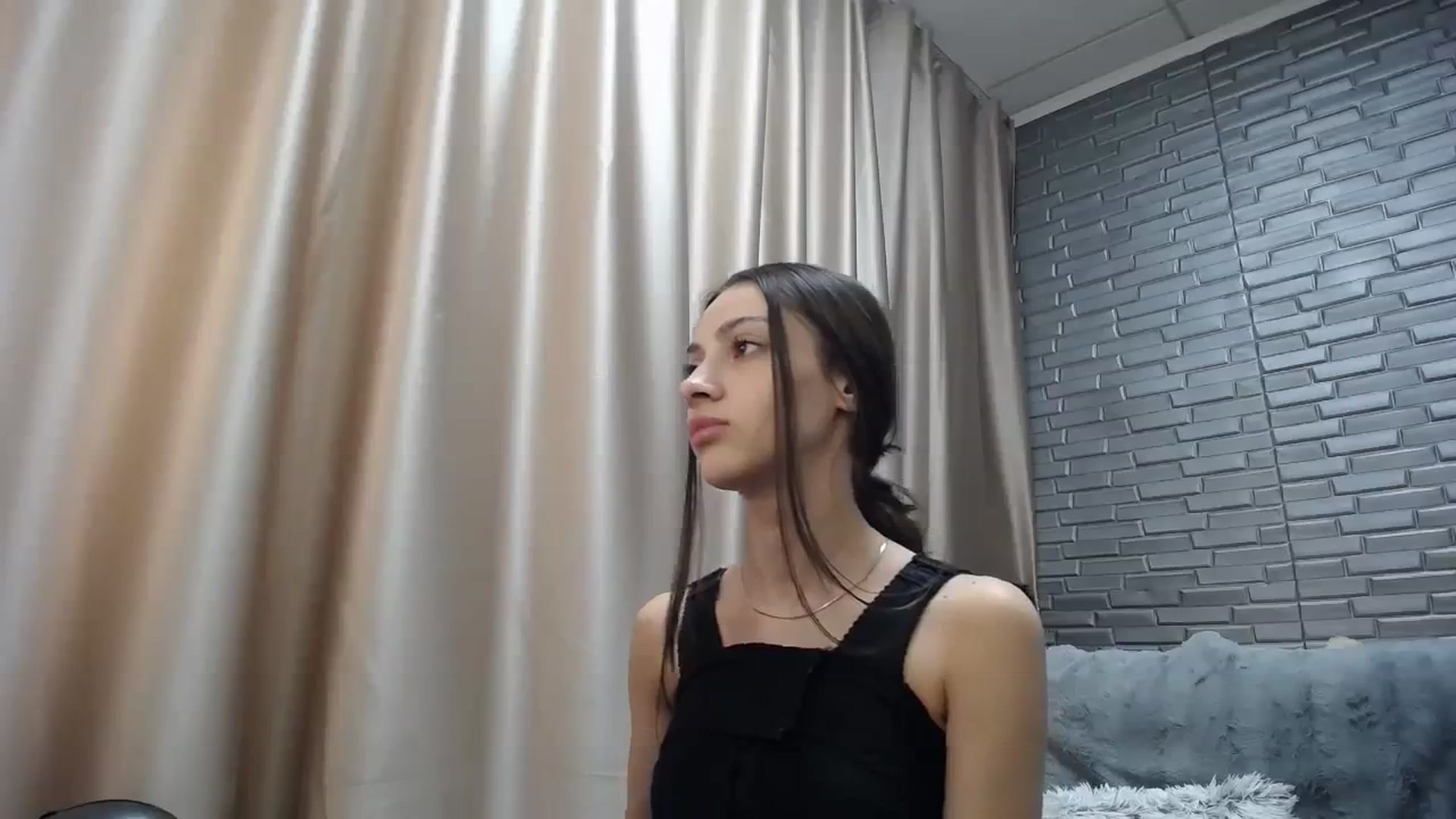 Gallery image thumbnail from Lea_Lexis's myfreecams stream on, 12/22/2023, 13:43 image 9 of 20