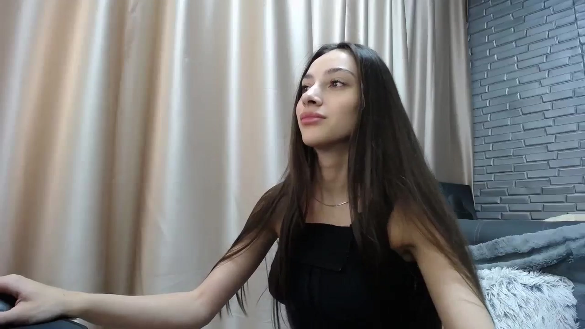 Gallery image thumbnail from Lea_Lexis's myfreecams stream on, 12/23/2023, 13:07 image 17 of 20