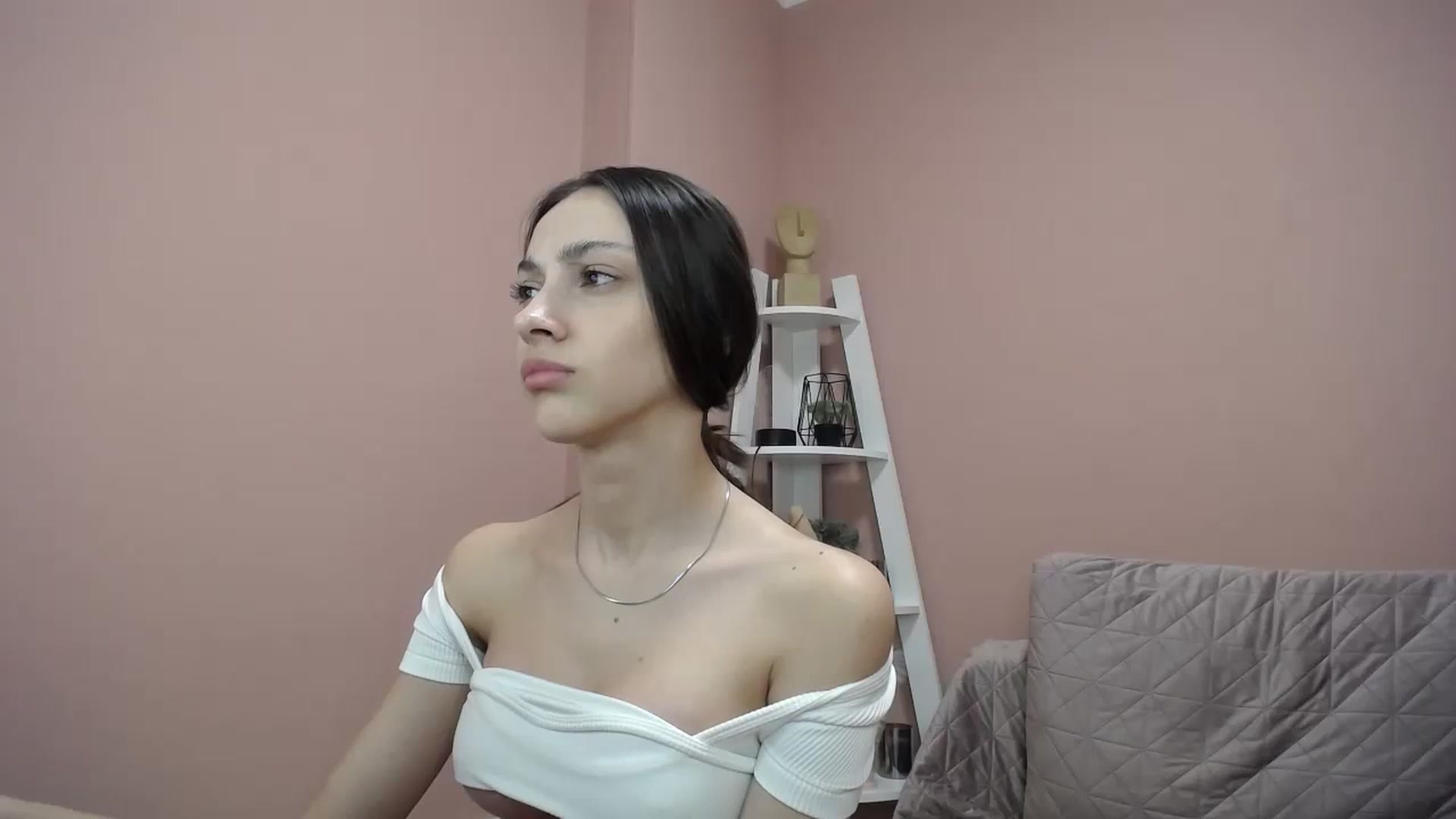 Gallery image thumbnail from Lea_Lexis's myfreecams stream on, 01/09/2024, 14:50 image 5 of 20