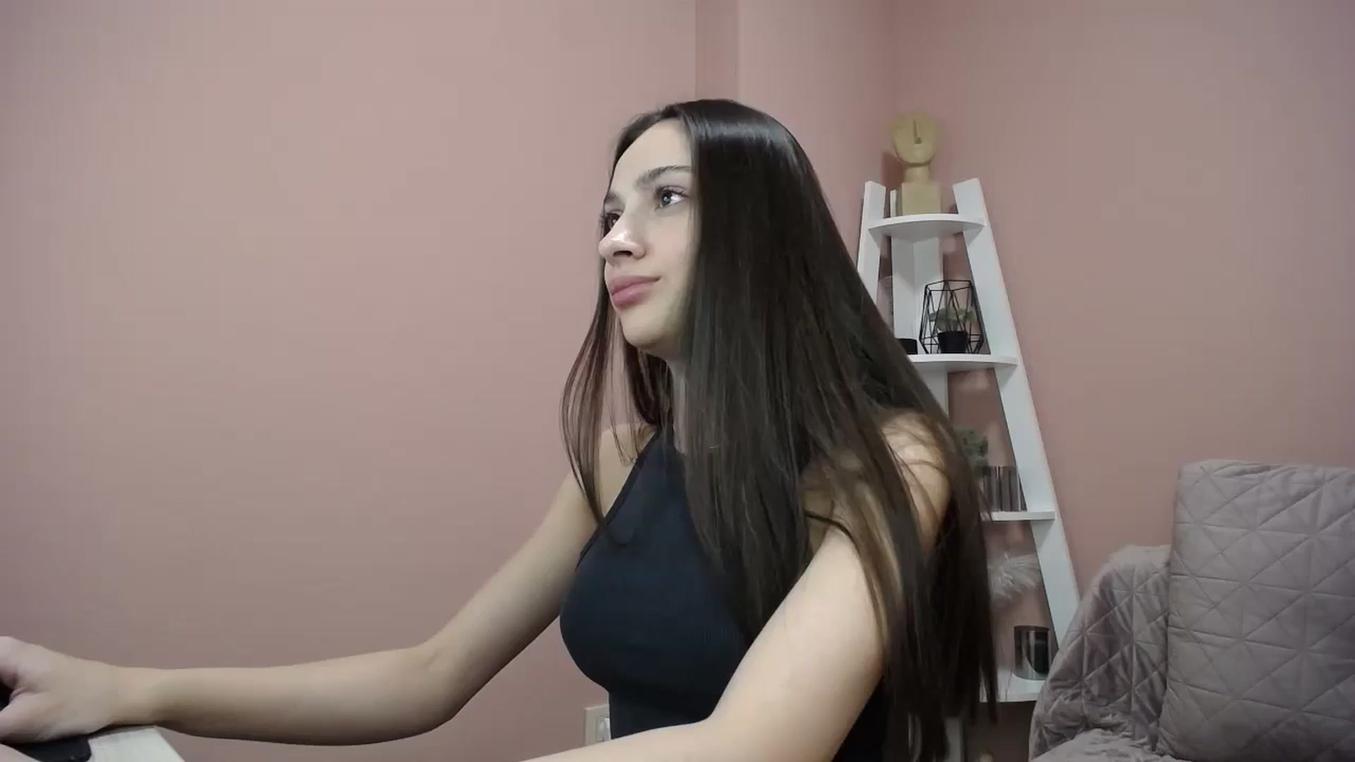 Gallery image thumbnail from Lea_Lexis's myfreecams stream on, 01/12/2024, 10:49 image 1 of 20