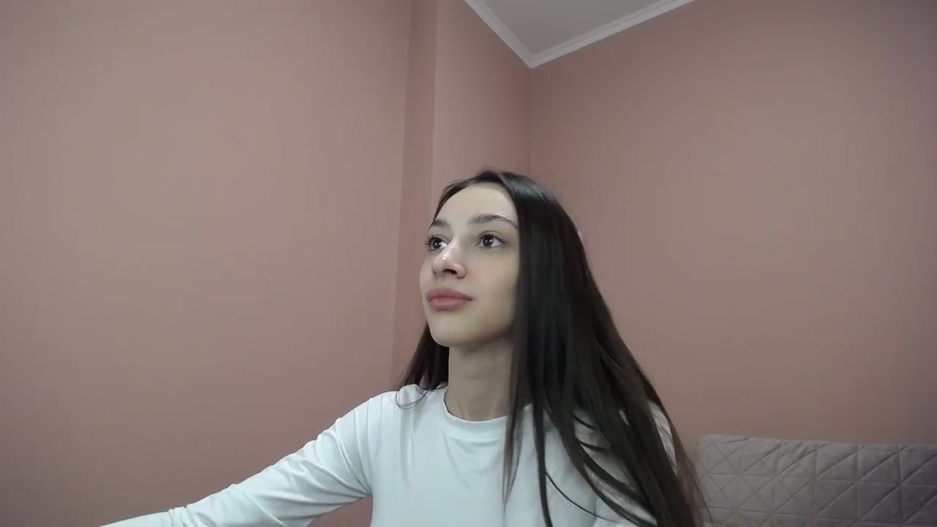 Gallery image thumbnail from Lea_Lexis's myfreecams stream on, 01/14/2024, 13:32 image 6 of 20