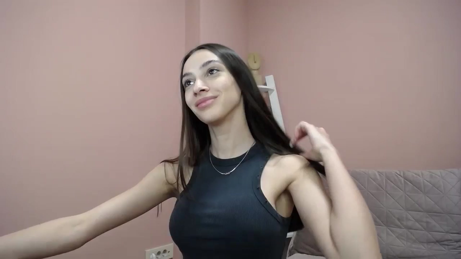 Gallery image thumbnail from Lea_Lexis's myfreecams stream on, 01/21/2024, 13:18 image 16 of 20
