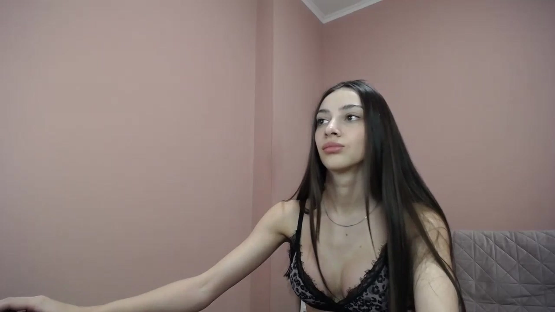 Gallery image thumbnail from Lea_Lexis's myfreecams stream on, 01/31/2024, 12:04 image 15 of 20