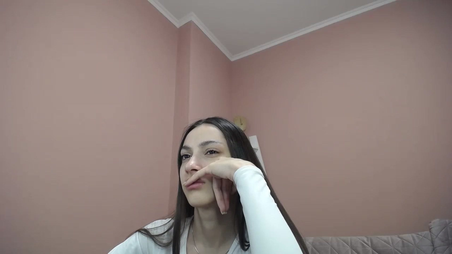 Gallery image thumbnail from Lea_Lexis's myfreecams stream on, 02/27/2024, 14:45 image 17 of 20